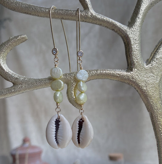 Cowrie Pearl Drops